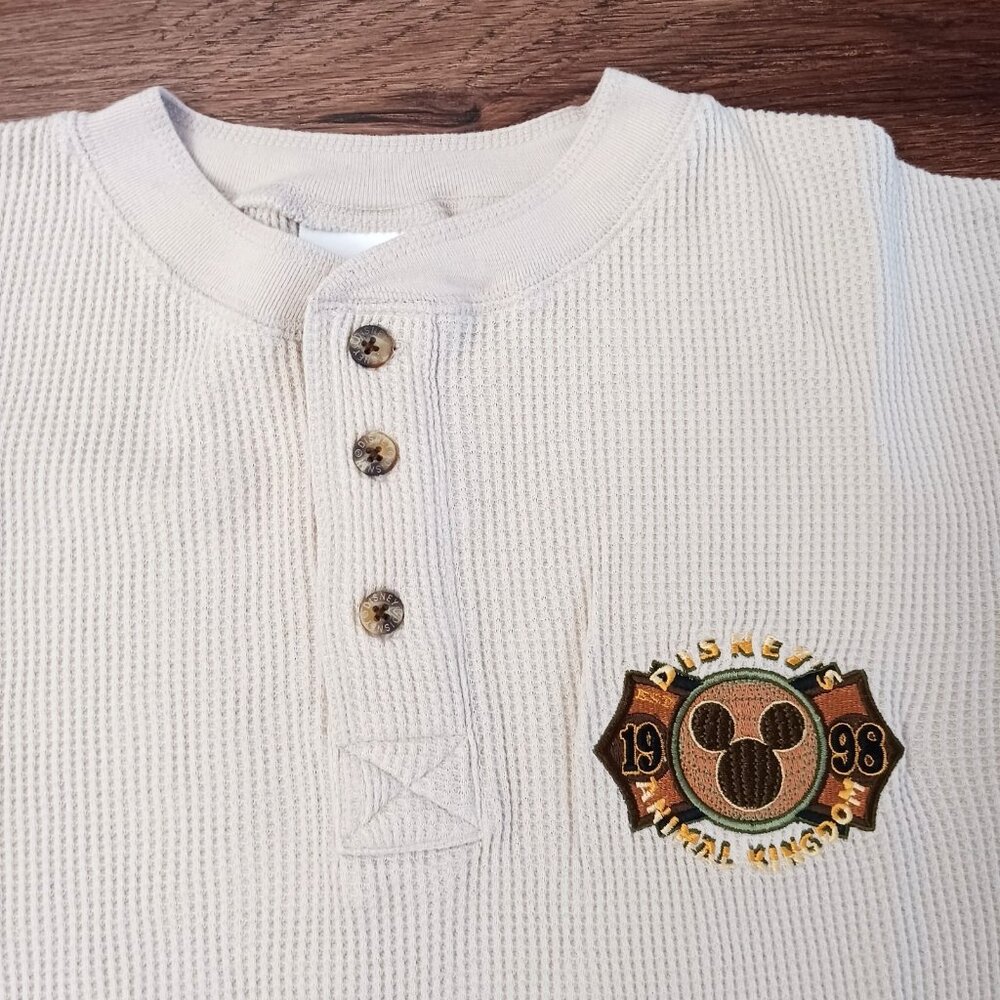 Vintage Disney World Thermal Short Sleeve Henley Animal Kingdom Shirt‎ Small